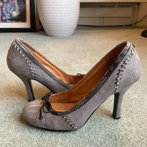 Charlotte Russe Size 7 gray velvet heels